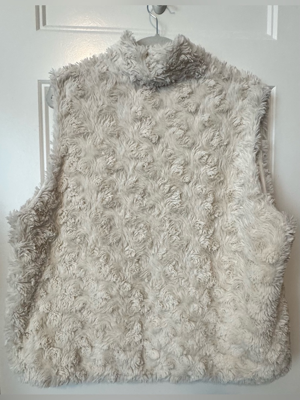 Betsey Johnson Faux Fur Shaggy Rosette Vest Cream Cozy Y2K Boho XL - Picture 2 of 6
